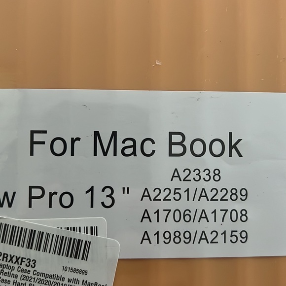 NWT Mac Book New Pro 13” hard shell cover - Picture 2 of 7